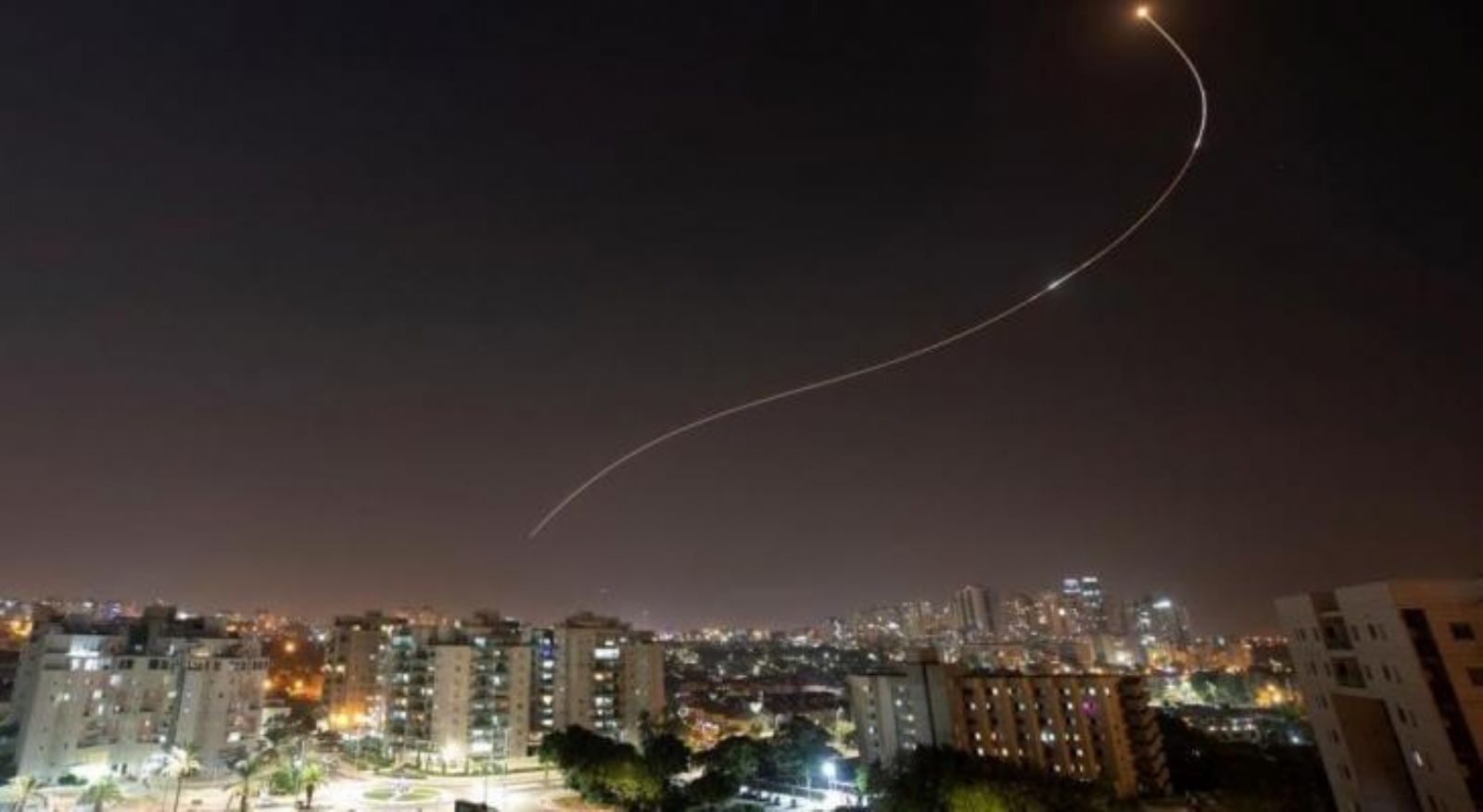 الاحتلال يعترض صاروخًا أُطلق من قطاع غزة