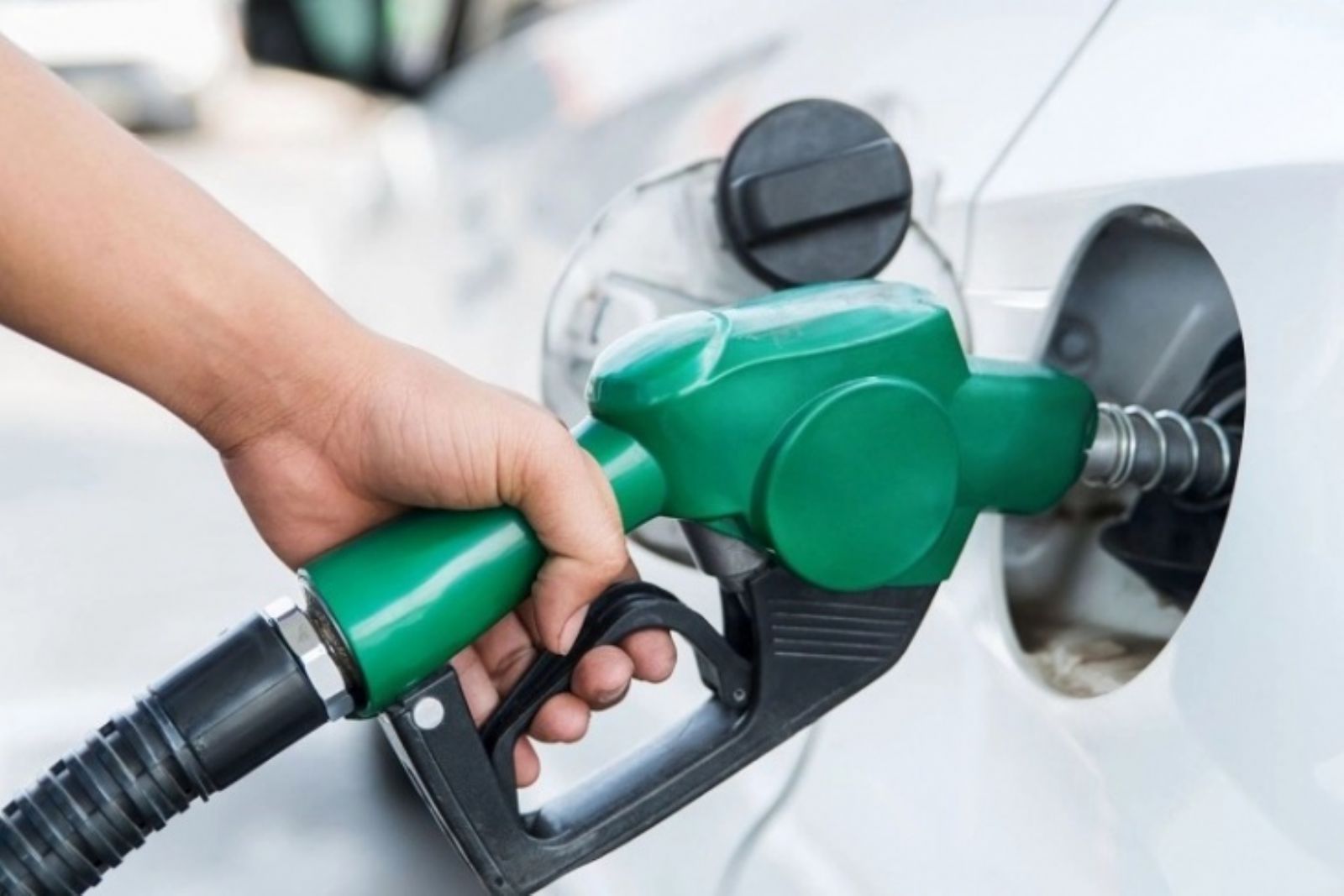 أسعار الوقود في الولايات المتحدة ترتفع لأعلى مستوياتها منذ 14 عاما