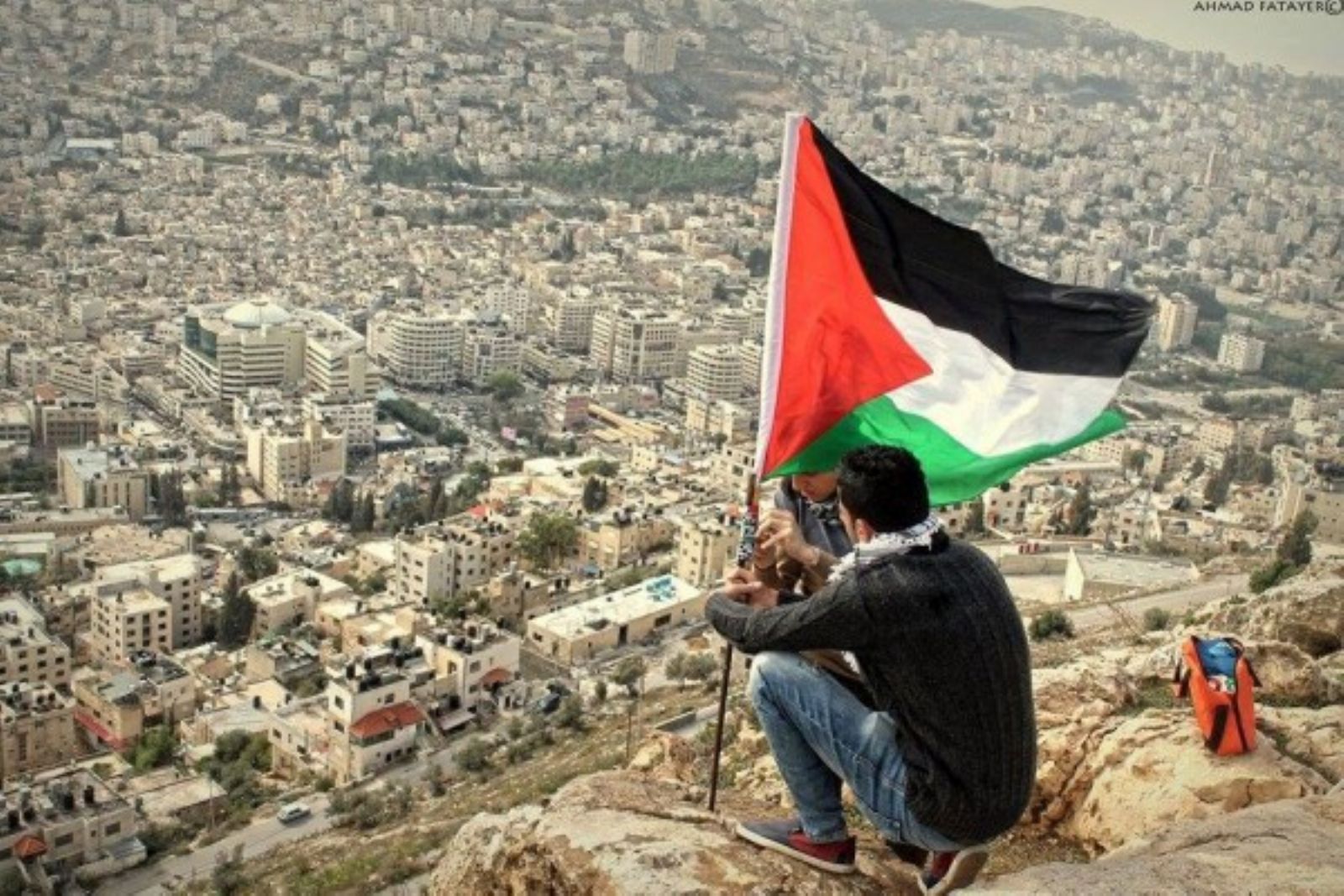 Palestinian population is 4.95 million