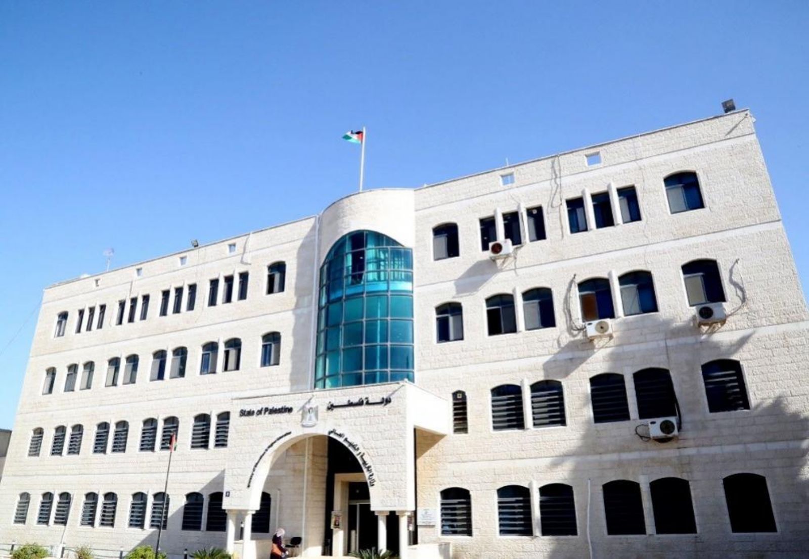 السفارة الفلسطينية بالقاهرة توضح آليات التقدم للمنح الجامعية