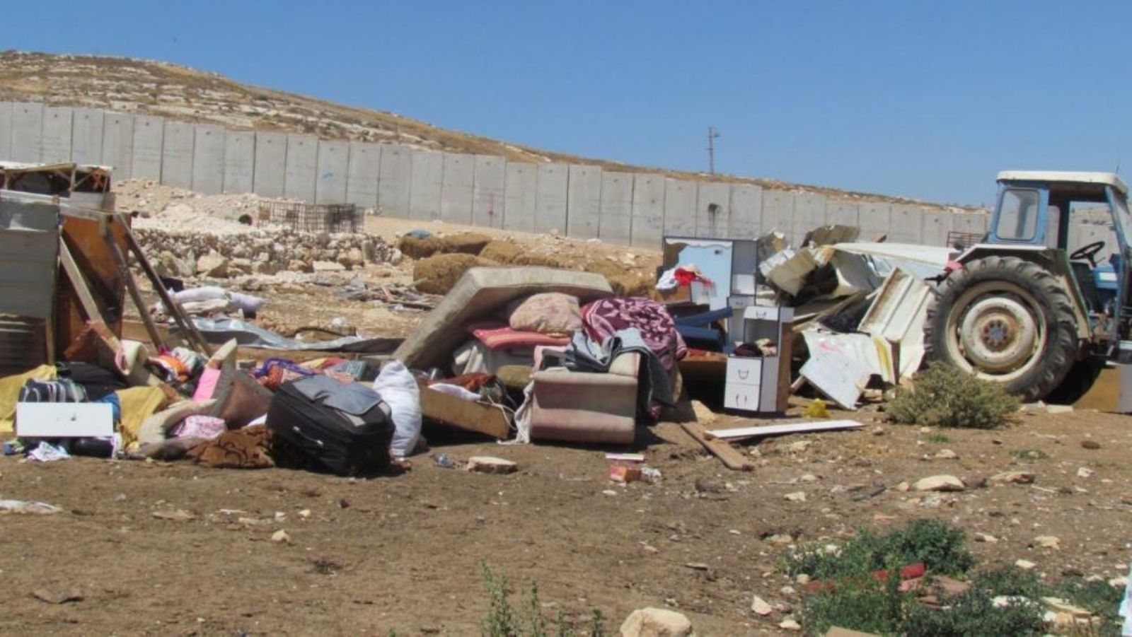 43 انتهاكًا إسرائيليًا بحق التجمعات البدوية بالضفة بمارس