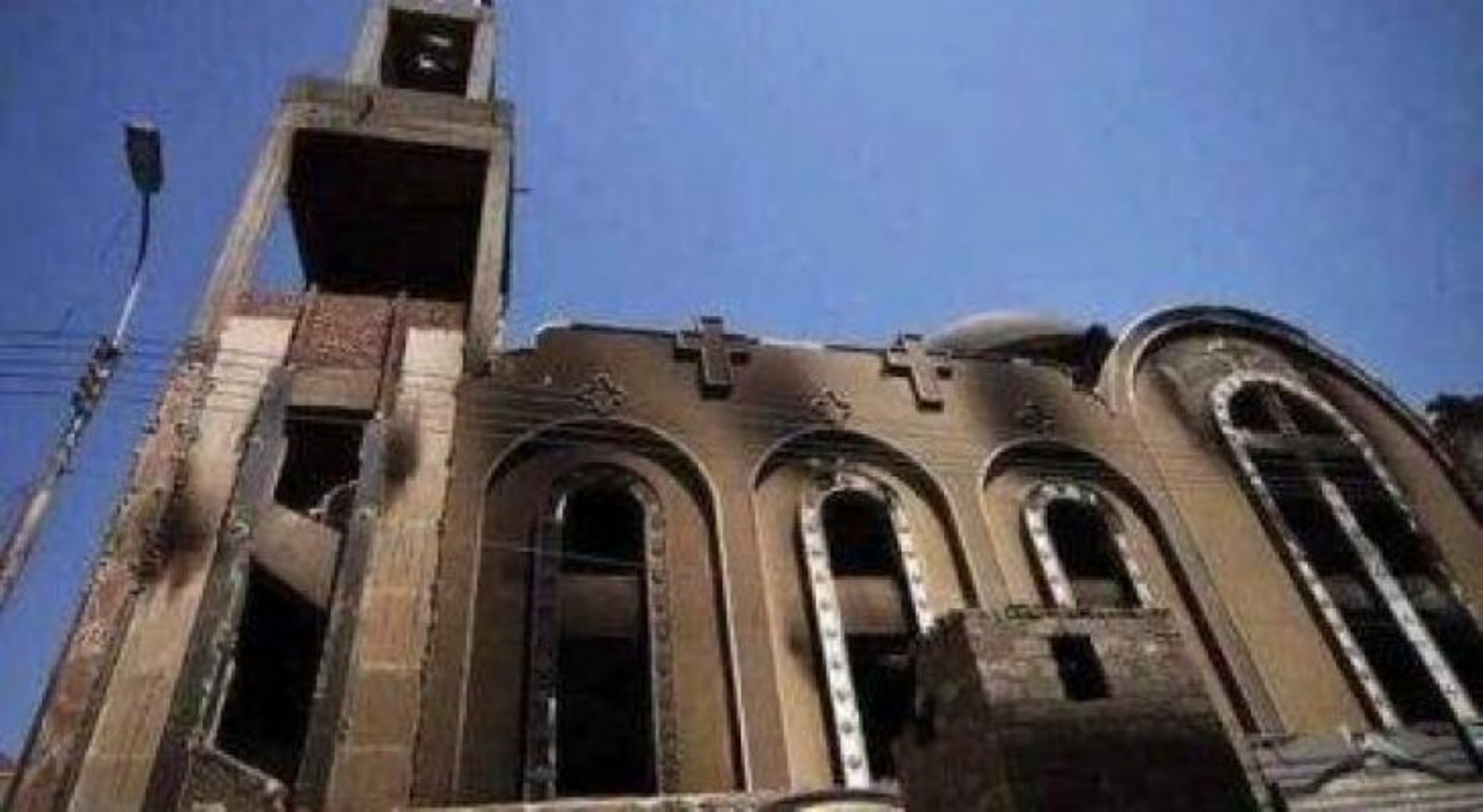 عشرات الوفيات والمصابين في حريق كنيسة بمصر