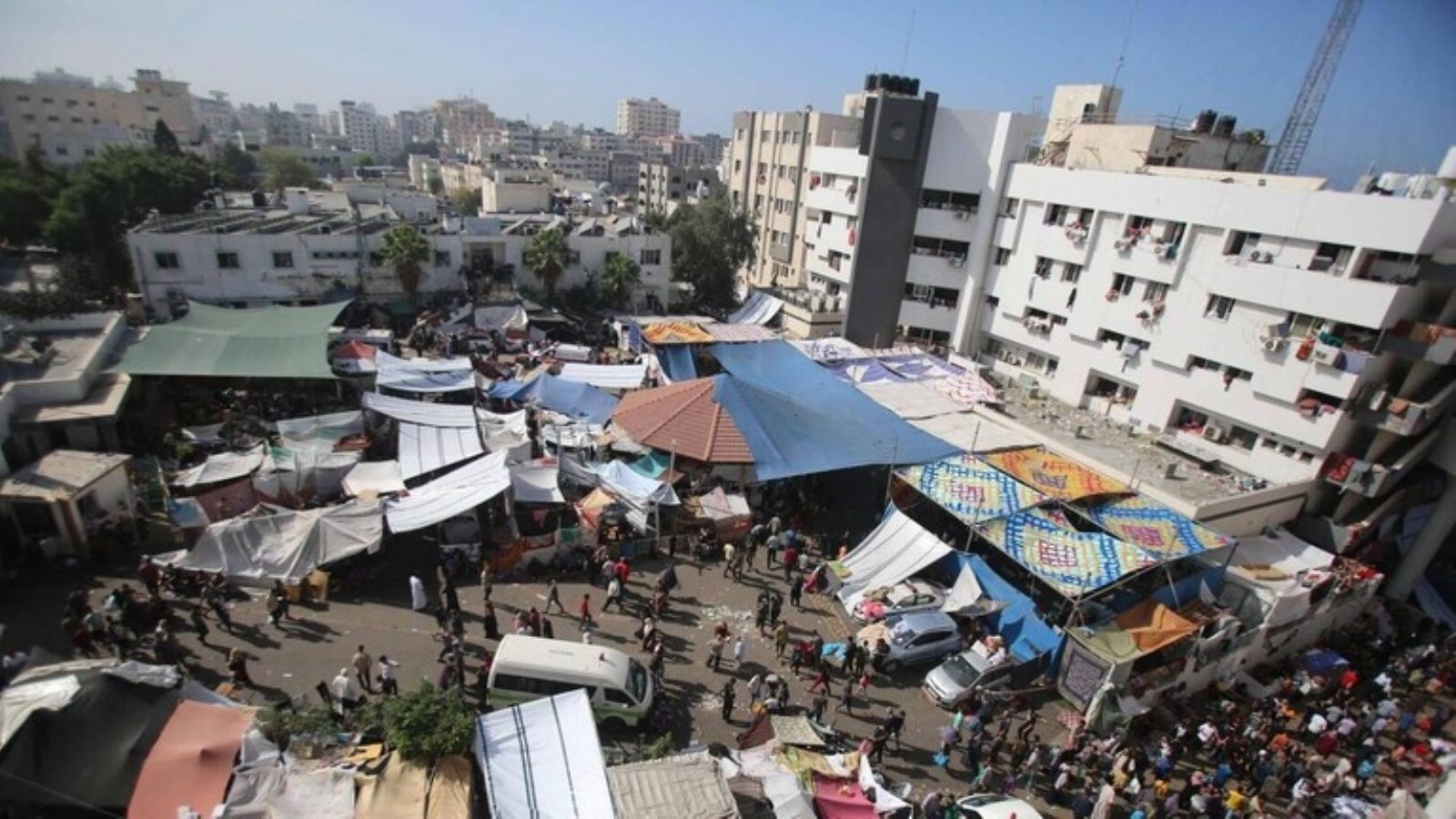 تحذير حقوقي: اقتحام الاحتلال لمجمع الشفاء يثير مخاوف من إعداد مشهد مصطنع