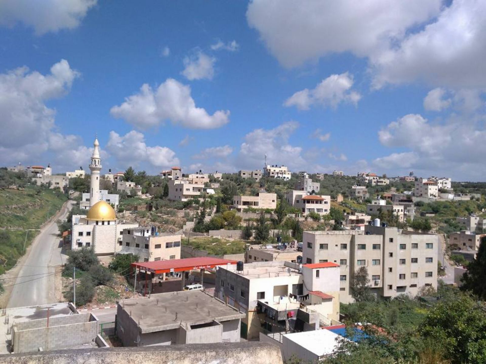 في بلدة برقين، التجسيد الحي للتسامح الديني في فلسطين