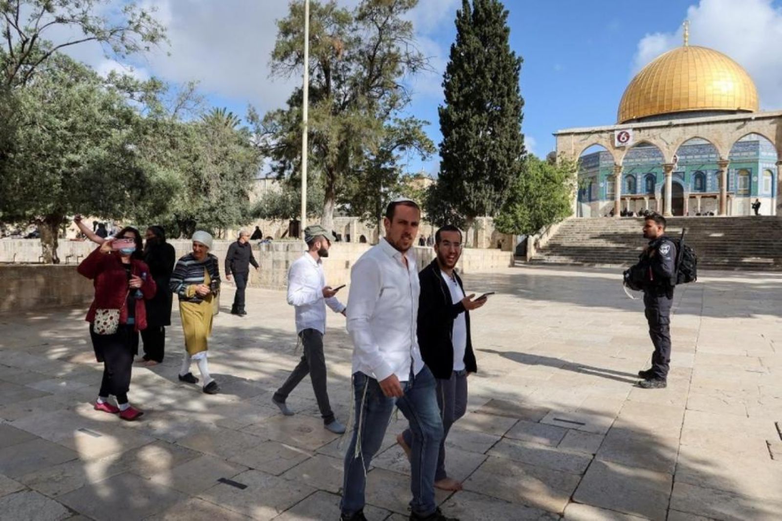 شرطة الاحتلال: لا قرار بالسماح لليهود بالصلاة في الأقصى