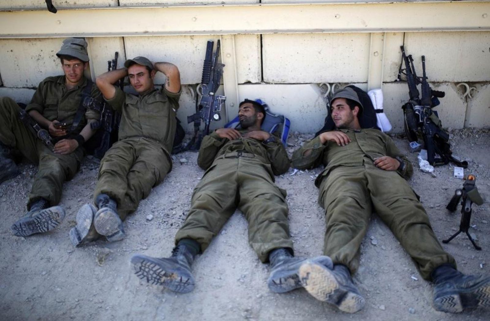 صحيفة عبرية: بوادر تمرد بصفوف الجنود الإسرائيليين
