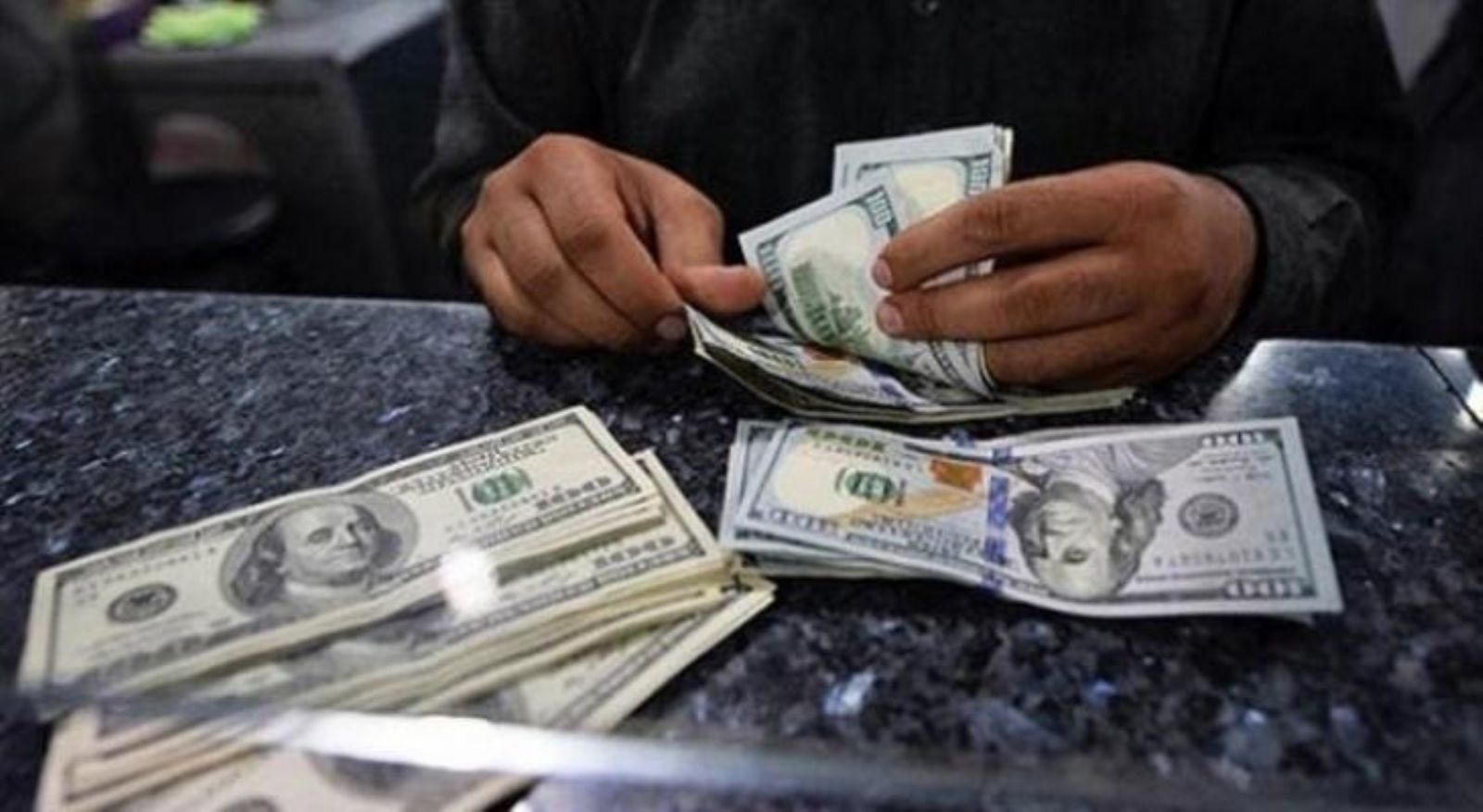 انخفاض سعر صرف الدولار مقابل الشيكل اليوم الخميس
