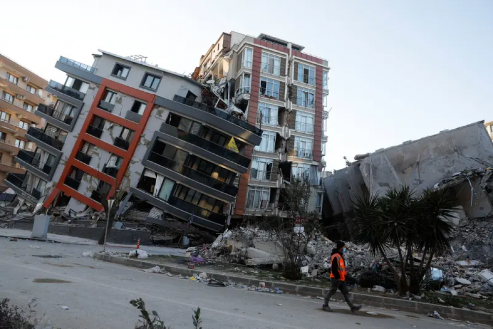 عدد الضحايا يرتفع في تركيا و9000 هزة ارتدادية منذ الزلزال