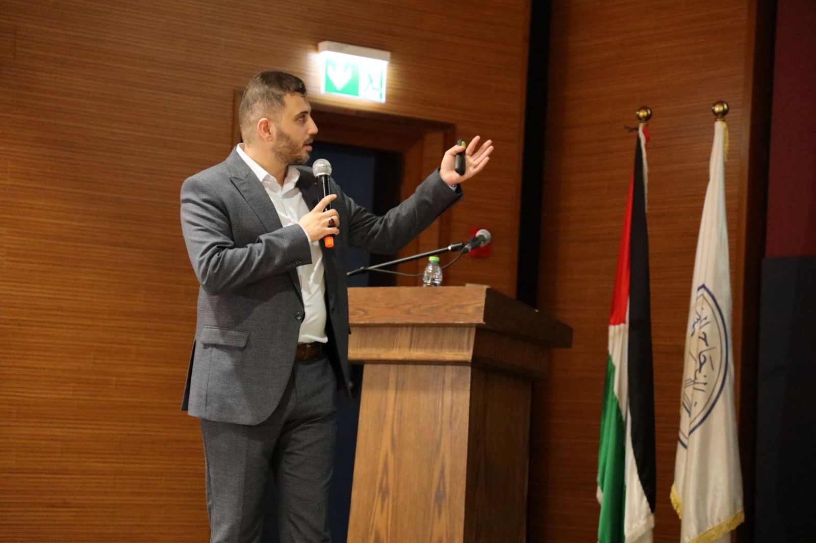 المرصد الفلسطيني "تحقق" وبالتعاون مع الاتحاد الأوروبي ينظمان ورشة حول الحق في الوصول إلى المعلومة