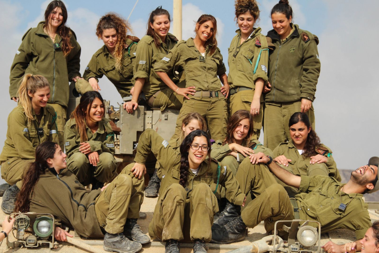Women to serve in Israeli armoured brigades