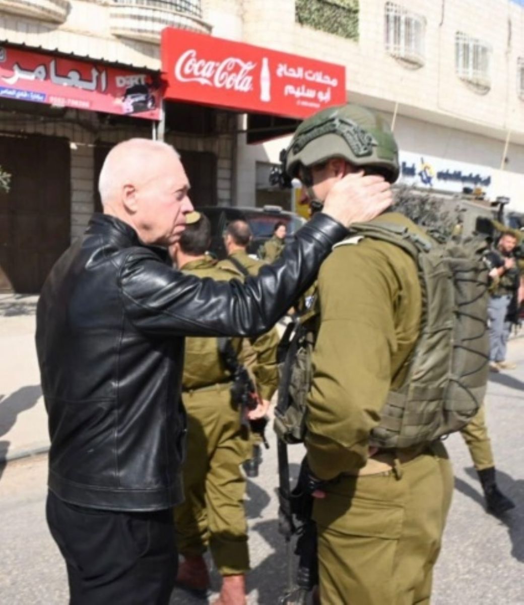 إسرائيل: الاتفاق على التراجع عن قرار إقالة وزير الجيش مقابل الاعتذار