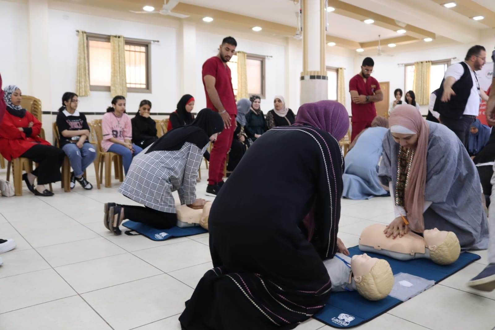 جمعية عسكر للتنمية والتطوير المجتمعي الخيرية تنظم دورة تدريبية بالشراكة مع مركز القلب التابع للجامعة العربية الأمريكية