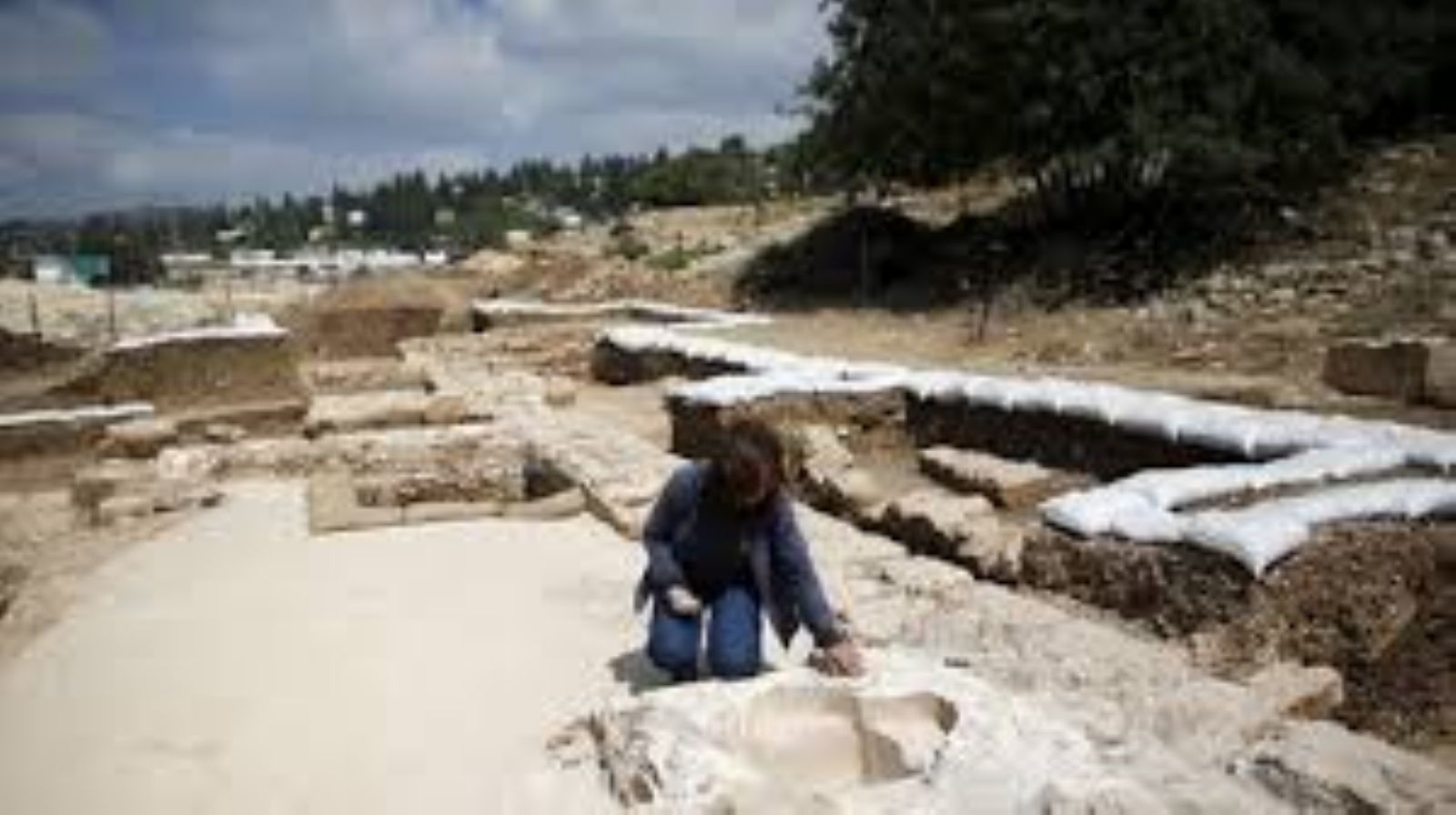 Israel discovers 500,000-year-old archaeological site